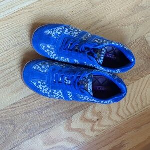 Gola x Liberty Art Fabrics Low Top Sneaker Blue Floral 7/EU 38